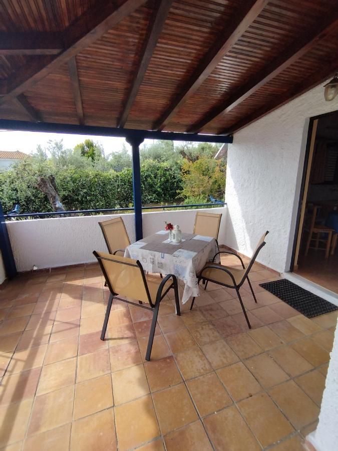 Takis Haikos House Two Minutes Walk To The Beach Peroulia 보우네리아 외부 사진