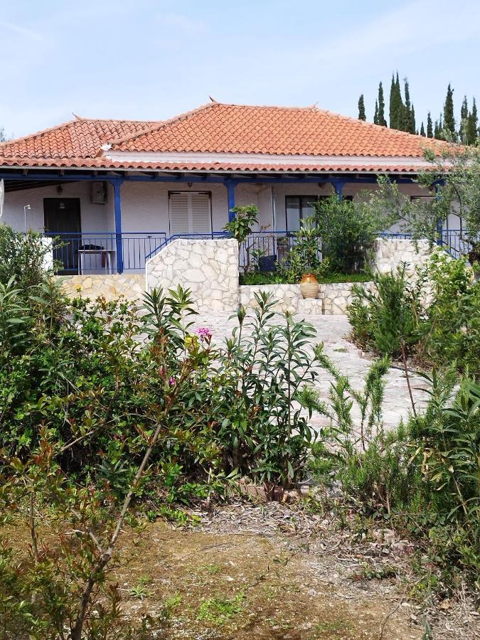 Takis Haikos House Two Minutes Walk To The Beach Peroulia 보우네리아 외부 사진