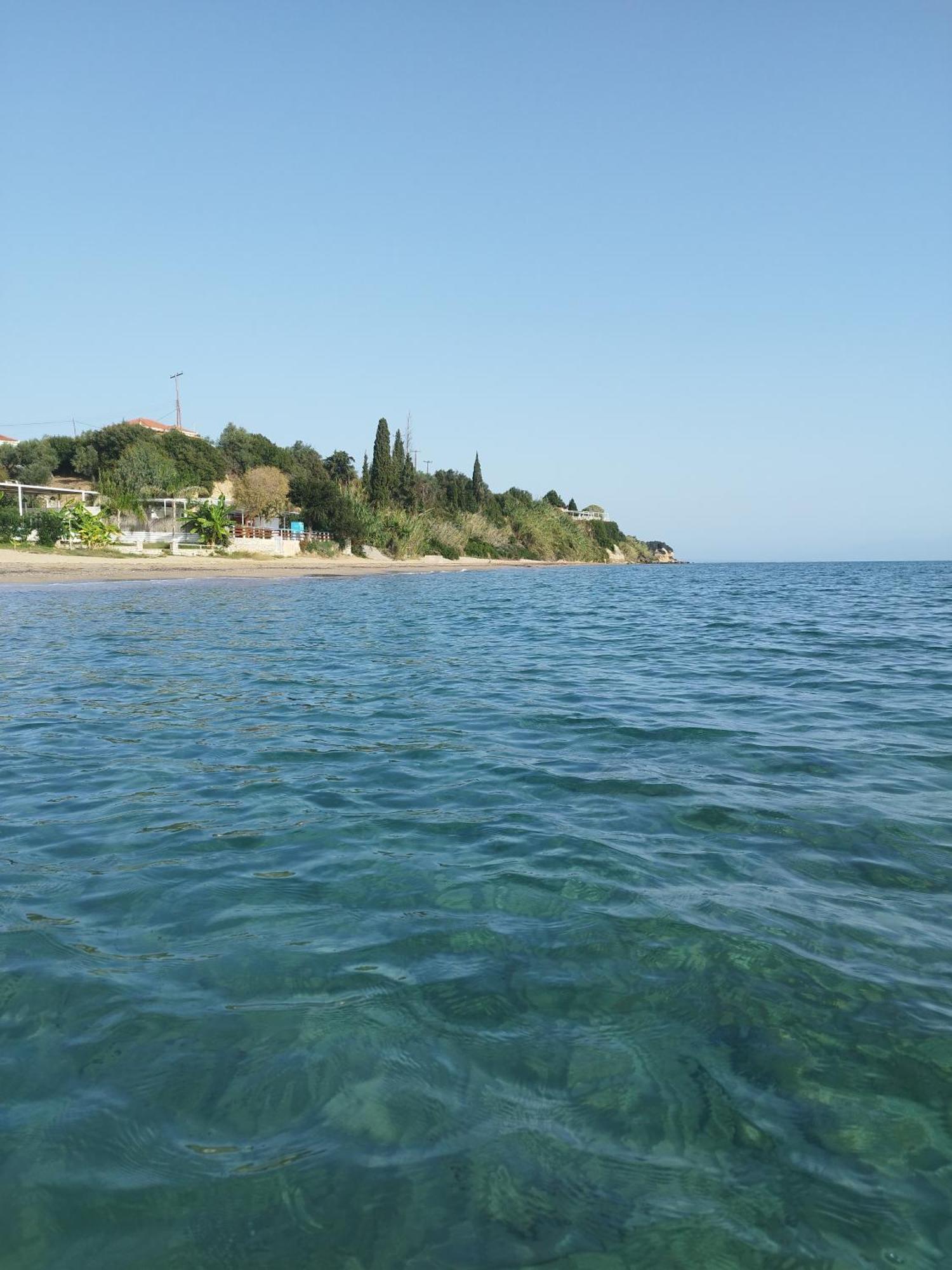 Takis Haikos House Two Minutes Walk To The Beach Peroulia 보우네리아 외부 사진