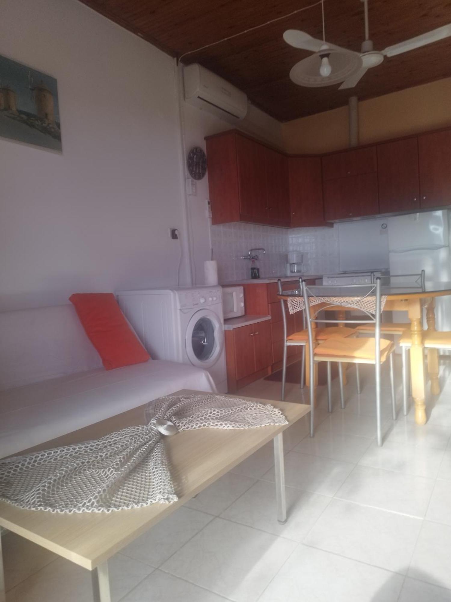 Takis Haikos House Two Minutes Walk To The Beach Peroulia 보우네리아 외부 사진