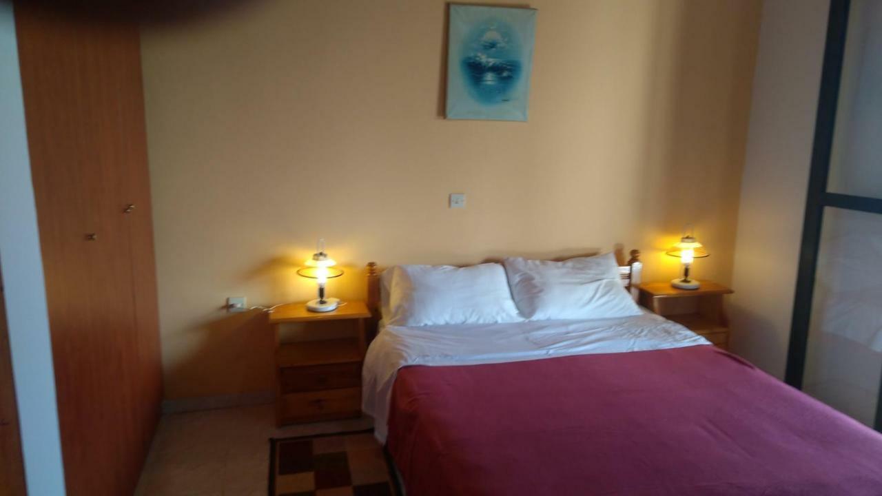 Takis Haikos House Two Minutes Walk To The Beach Peroulia 보우네리아 외부 사진